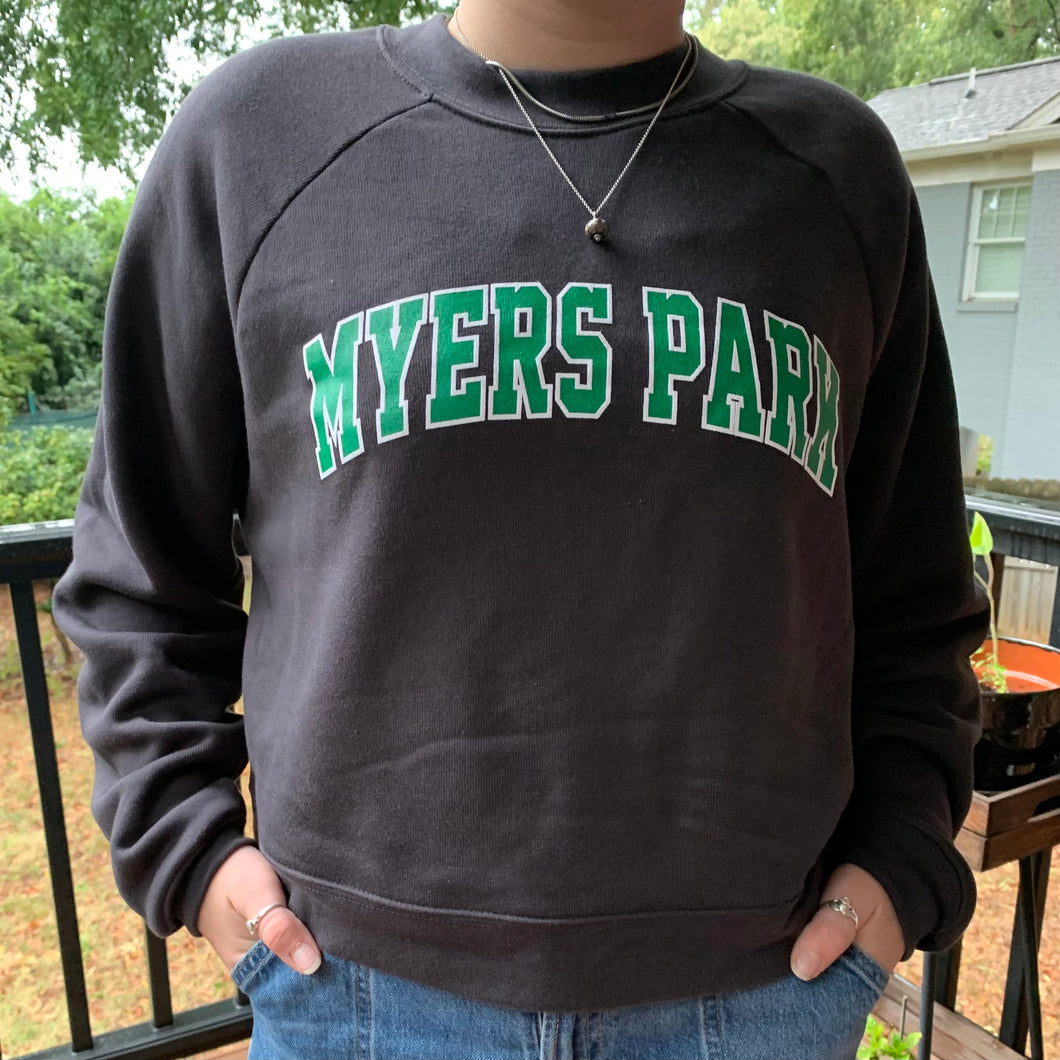 Women’s semi-cropped crewneck sweatshirt “Myers Park”